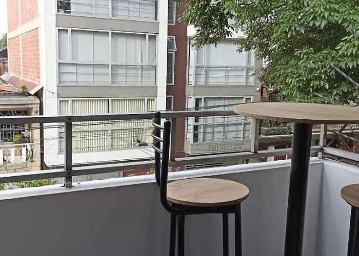 Apartamento Con Balcon Laureles Estadio